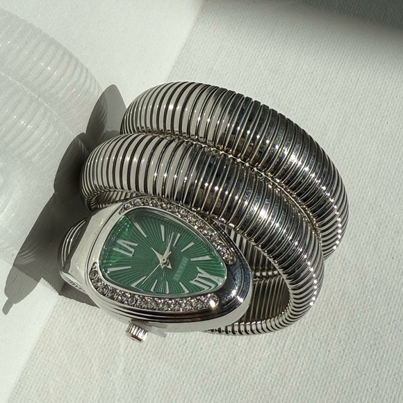 Serpenti Elegant Silver Wrap Women's Watch - Picture 5 of 15